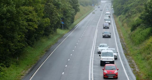 Westbound queues on the A30 just before Hayle on Super Saturday
